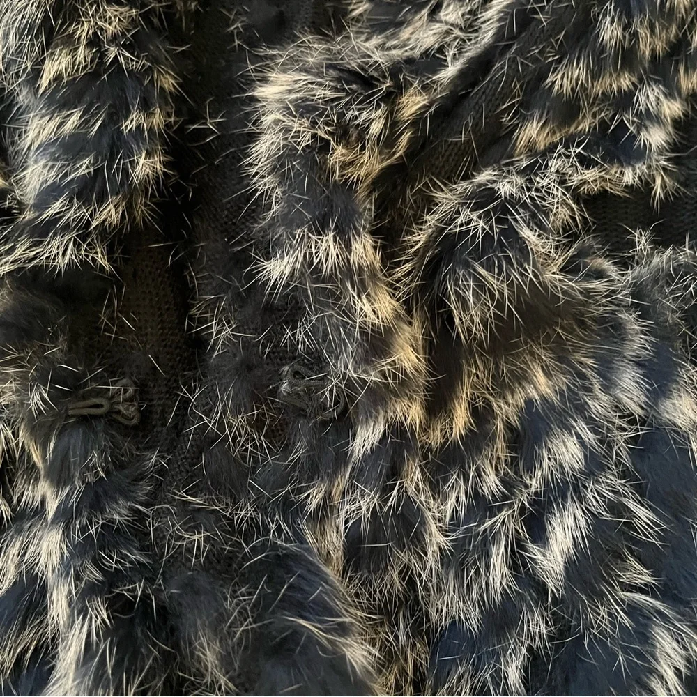 💯 Rabbit Fur Vest in Black and White, Front Hook Clasp - Picture 2 of 7